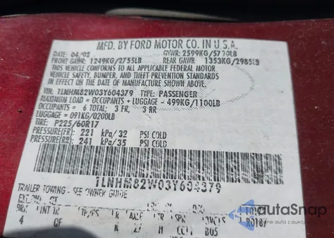 2003 Lincoln Town Car Signature from USA, damaged, VIN 1LNHM82W03Y604379